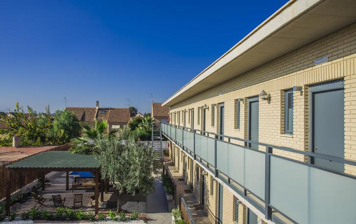 Imagen de los exteriores del Hotel Vista Al Sol. Foto 12