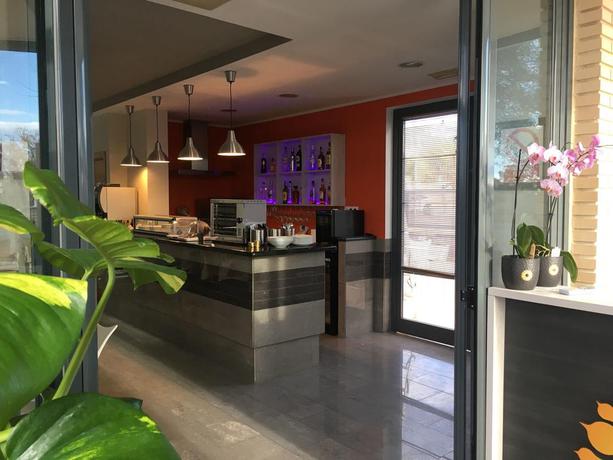 Imagen del bar/restaurante del Hotel Vista Al Sol. Foto 5