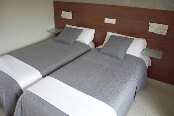 Imagen de la habitación del Hotel Vista Al Sol. Foto 9