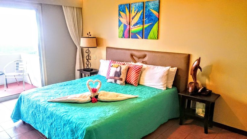 Imagen de la piscina del Hotel Vista Ballena. Foto 13