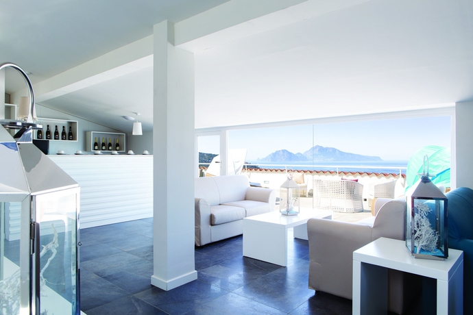 Imagen de los interiores del Hotel Vista Di Capri. Foto 16