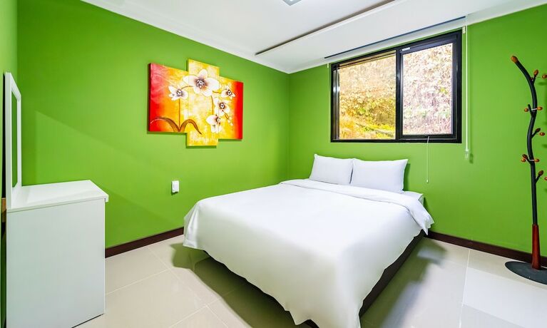 Imagen general del Hotel Vista Hill Pool Villa. Foto 11