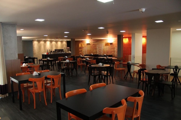 Imagen del bar/restaurante del Hotel Vista Inn Express Contagem. Foto 3