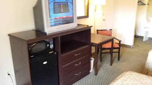 Imagen de la habitación del Hotel Vista Inn and Suites Tampa. Foto 5