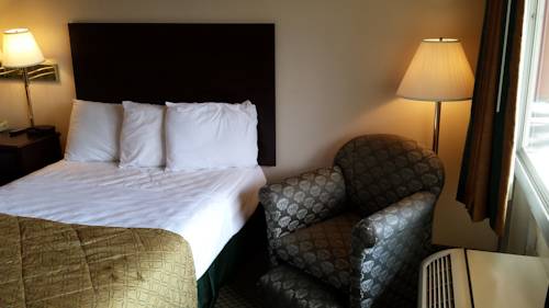 Imagen de la habitación del Hotel Vista Inn and Suites Tampa. Foto 7