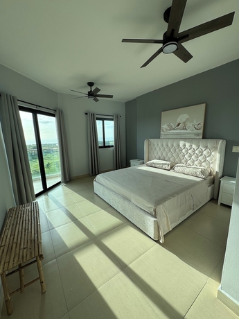 Imagen de la habitación del Hotel Vista Mar 3 bedroom ocean view Beach Golf Marina. Foto 3