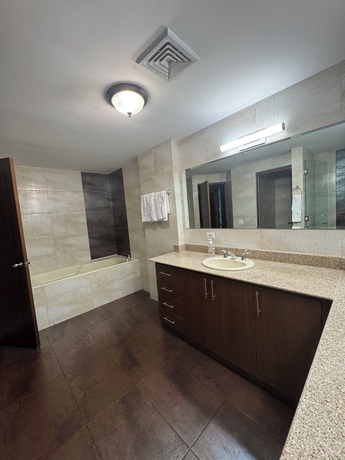 Imagen de la habitación del Hotel Vista Mar 3 bedroom ocean view Beach Golf Marina. Foto 14