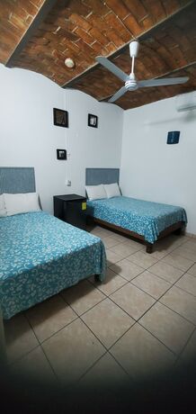 Imagen de la habitación del Hotel Vista Mar, Playa los Ayala. Foto 18