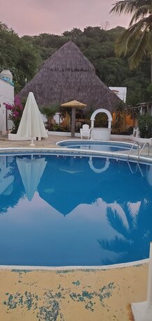 Imagen general del Hotel Vista Mar, Playa los Ayala. Foto 15