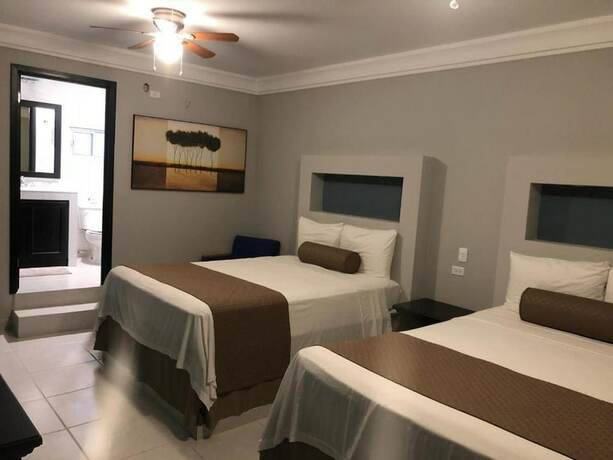 Imagen de la habitación del Hotel Vista Marina. Foto 15