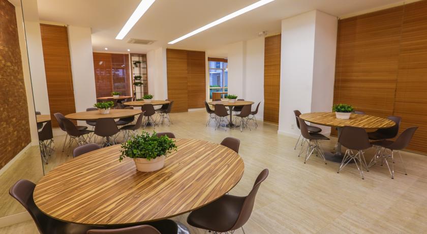Imagen del bar/restaurante del Hotel Vista Park Sul Hplus Long Stay. Foto 3