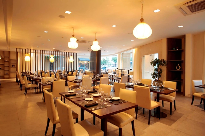 Imagen del bar/restaurante del Hotel Vista Suites Spa and Golf. Foto 5