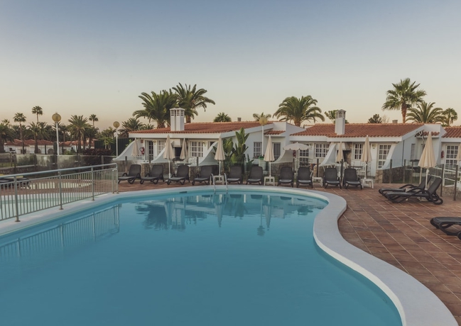 Imagen de la piscina del Hotel Vista Verde. Foto 15