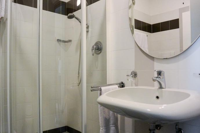Imagen de la habitación del Hotel Vista and Residence. Foto 5