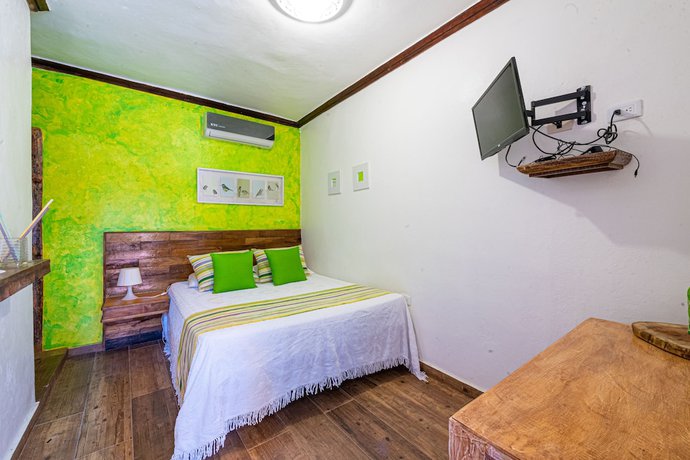 Imagen de la habitación del Hotel Vista de Aguilas Ecolodge. Foto 3