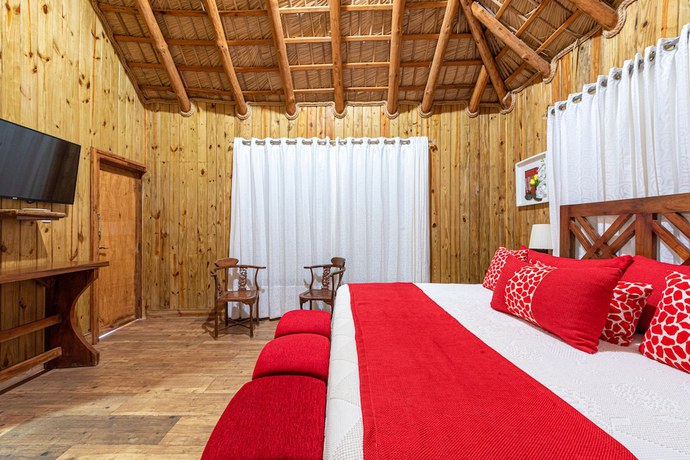 Imagen de la habitación del Hotel Vista de Aguilas Ecolodge. Foto 17