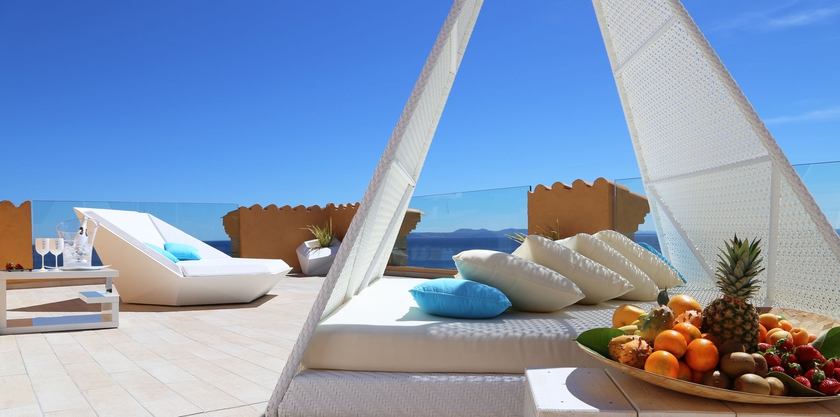 Imagen de los exteriores del Hotel Vistabella. Foto 10