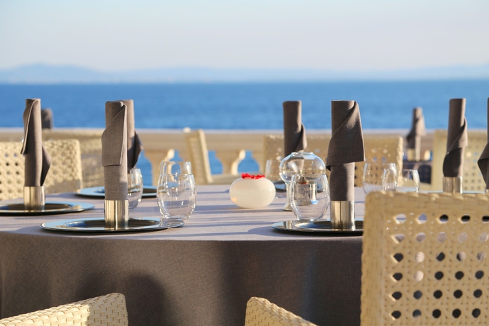 Imagen del bar/restaurante del Hotel Vistabella. Foto 4