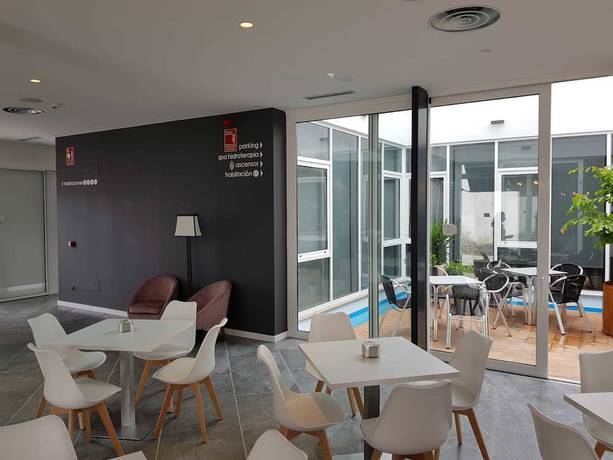 Imagen de los interiores del Hotel Vistalegre. Foto 19
