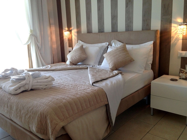 Imagen de la habitación del Hotel Vistamare Suite. Foto 6