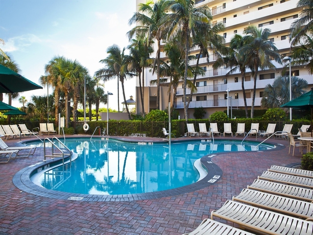 Imagen de la piscina del Hotel Vistana Beach Club. Foto 18