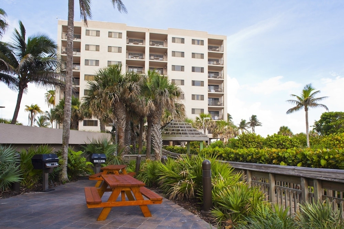 Imagen de los exteriores del Hotel Vistana Beach Club. Foto 16