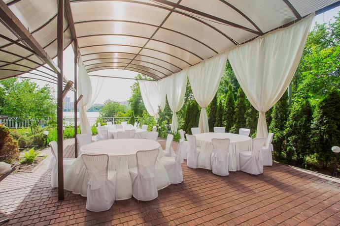 Imagen de los exteriores del Hotel Vita Park Borysfen. Foto 8