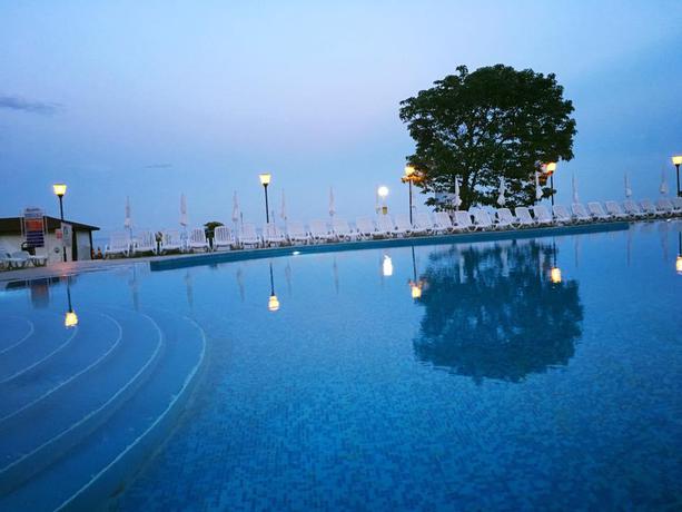 Imagen de la piscina del Hotel Vita Park. Foto 5