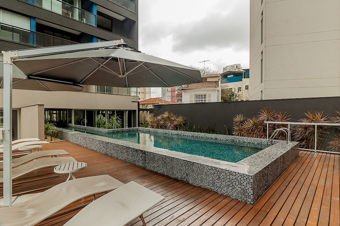 Imagen de la piscina del Hotel Vitacon - Quat&aacute;. Foto 19