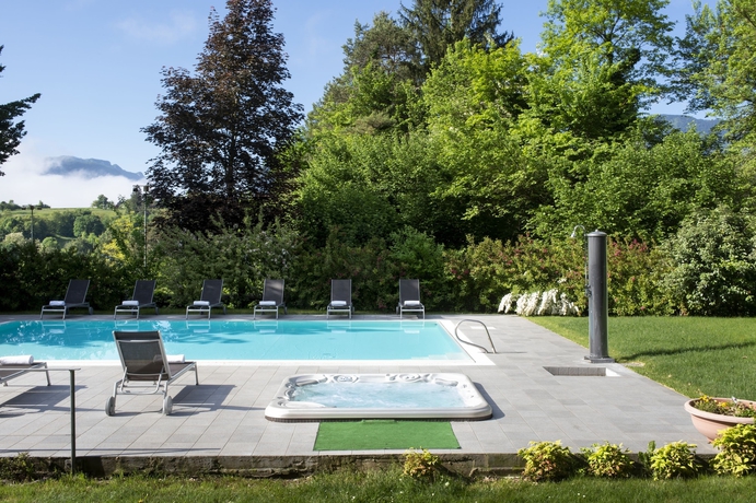 Imagen de la piscina del Hotel Vital Flora. Foto 17