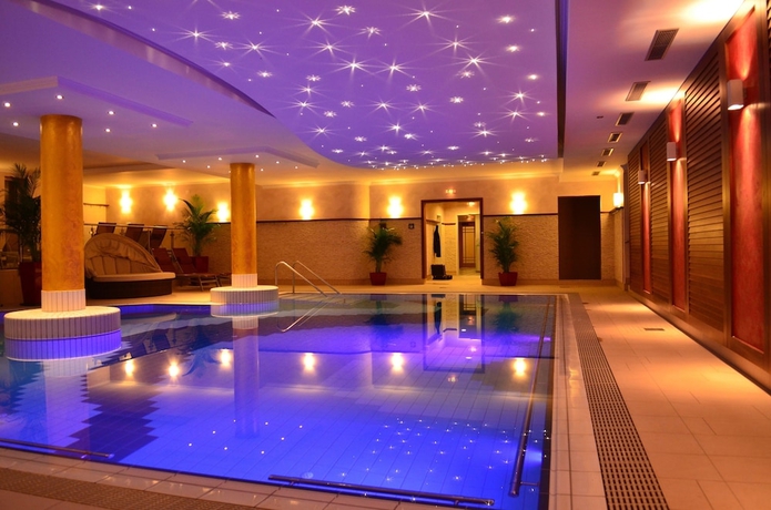 Imagen de la piscina del Hotel Vitalhotel Bad Birnbach. Foto 17