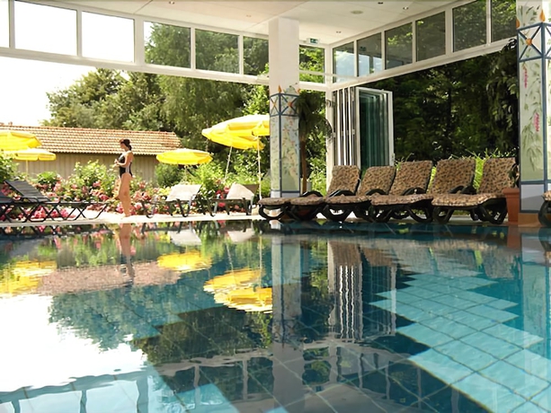 Imagen de la piscina del Hotel Vitalhotel Bad Birnbach. Foto 18