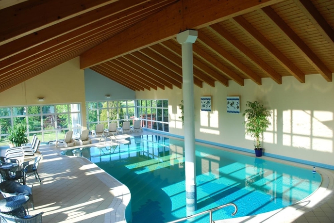 Imagen de la piscina del Hotel Vitalhotel Sonneneck. Foto 17