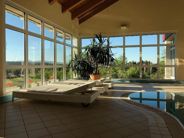 Imagen de la piscina del Hotel Vitalhotel Sonneneck. Foto 18