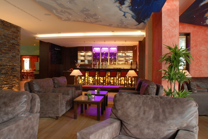 Imagen del bar/restaurante del Hotel Vitalis By Amedia. Foto 5