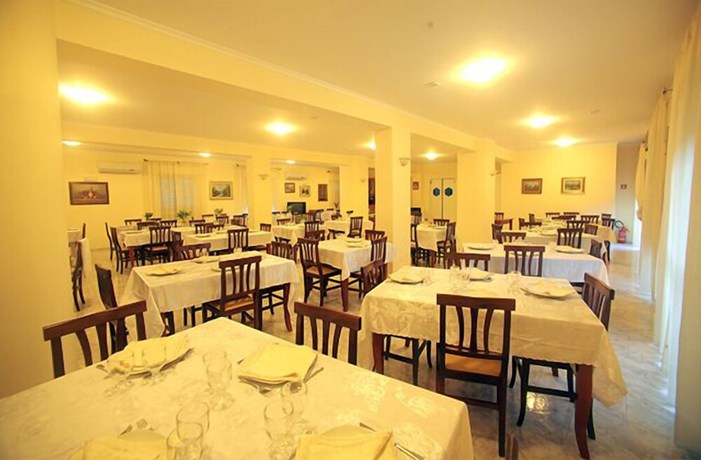 Imagen del bar/restaurante del Hotel Viteama, Sellia Marina. Foto 5