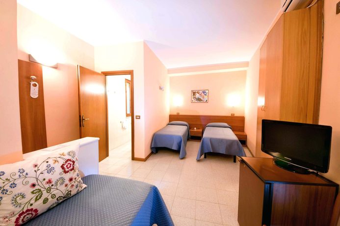 Imagen de la habitación del Hotel Viterbo Inn. Foto 4