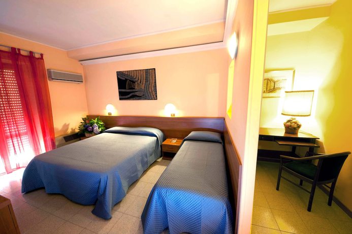 Imagen de la habitación del Hotel Viterbo Inn. Foto 8