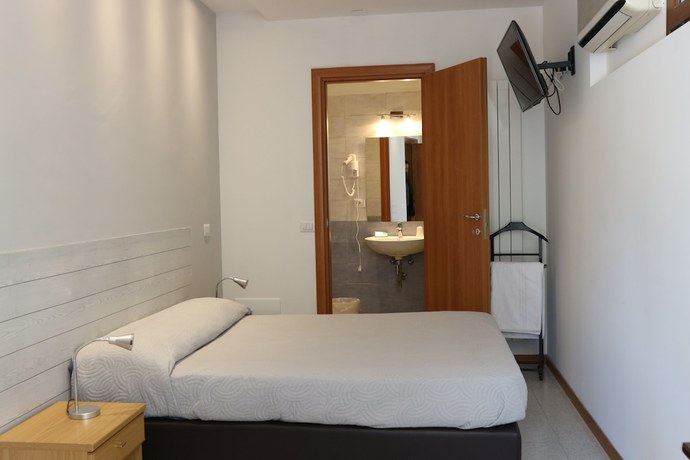 Imagen de la habitación del Hotel Viterbo Inn. Foto 11