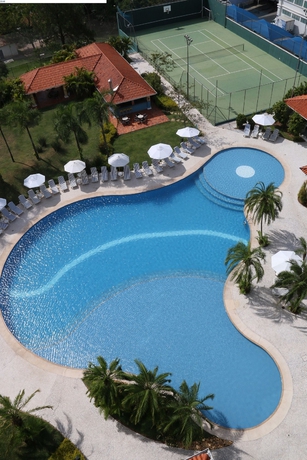 Imagen de la piscina del Hotel Vit&oacute;ria Convention Indaiatuba. Foto 16
