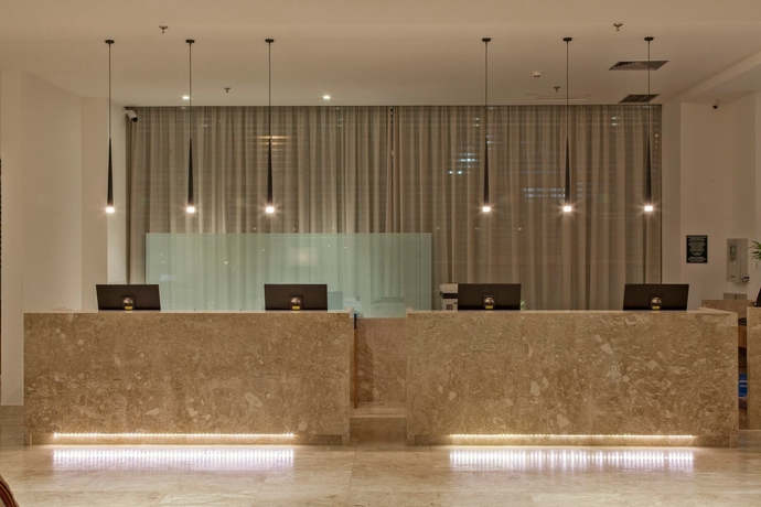 Imagen de los interiores del Hotel Vit&oacute;ria Convention Paul&iacute;nia. Foto 16