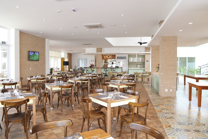 Imagen del bar/restaurante del Hotel Vitória Express Dom Pedro. Foto 9