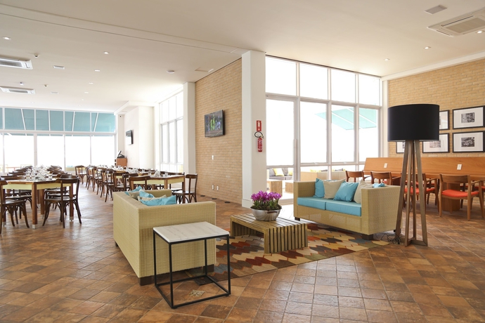 Imagen del bar/restaurante del Hotel Vitória Express Dom Pedro. Foto 10