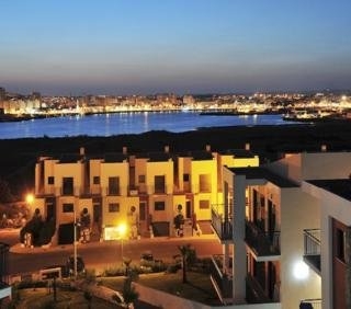 Imagen de la piscina del Hotel Vitor's. Foto 5