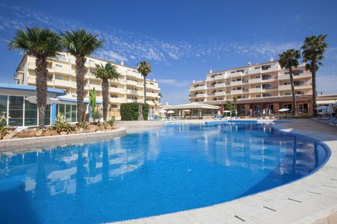 Imagen de la piscina del Hotel Vitor's Plaza. Foto 14