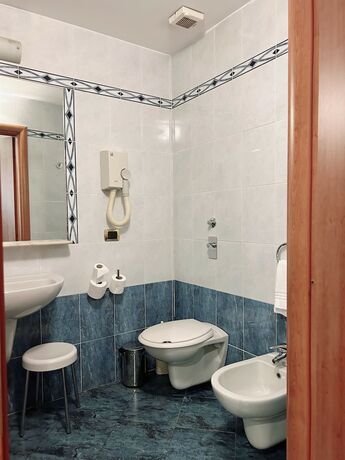 Imagen de la habitación del Hotel Vitruvio. Foto 20