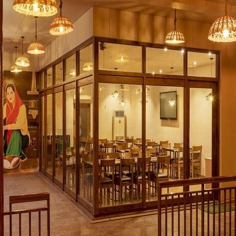 Imagen del bar/restaurante del Hotel Vits Select Rajkot. Foto 16