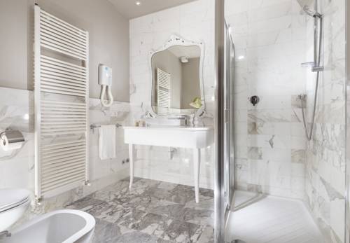 Imagen de la habitación del Hotel Vittoria, Faenza. Foto 7