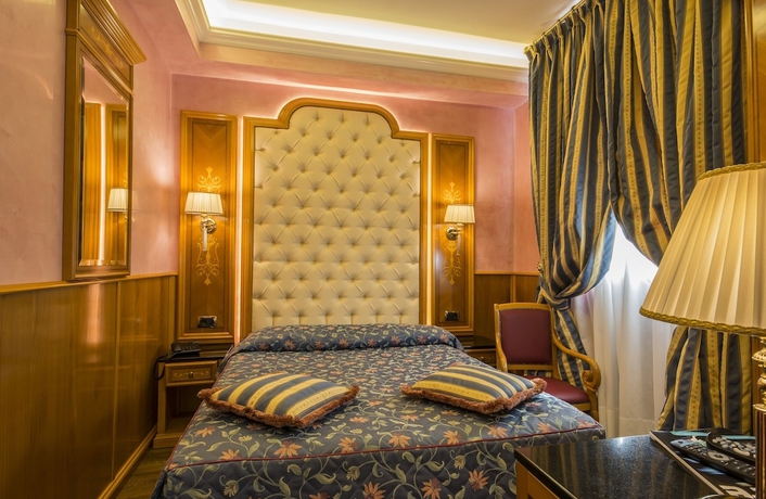 Imagen de la habitación del Hotel Vittoria, Milán. Foto 4