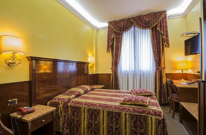 Imagen de la habitación del Hotel Vittoria, Milán. Foto 13